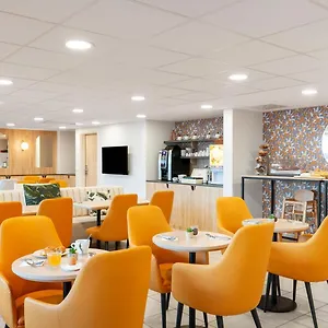 3* アパートホテル Residhome Aeroport